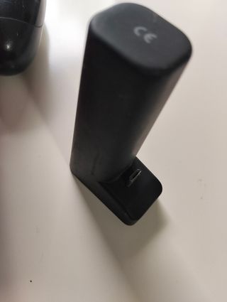 PS4 Pro (PlayStation 4) + 2 mandos y cargador port