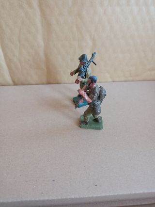2 Soldados Plomo 
