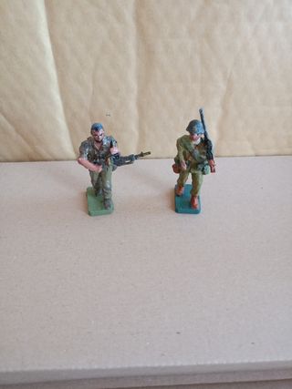 2 Soldados Plomo 