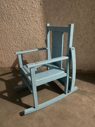 Silla mecedora infantil vintage azul