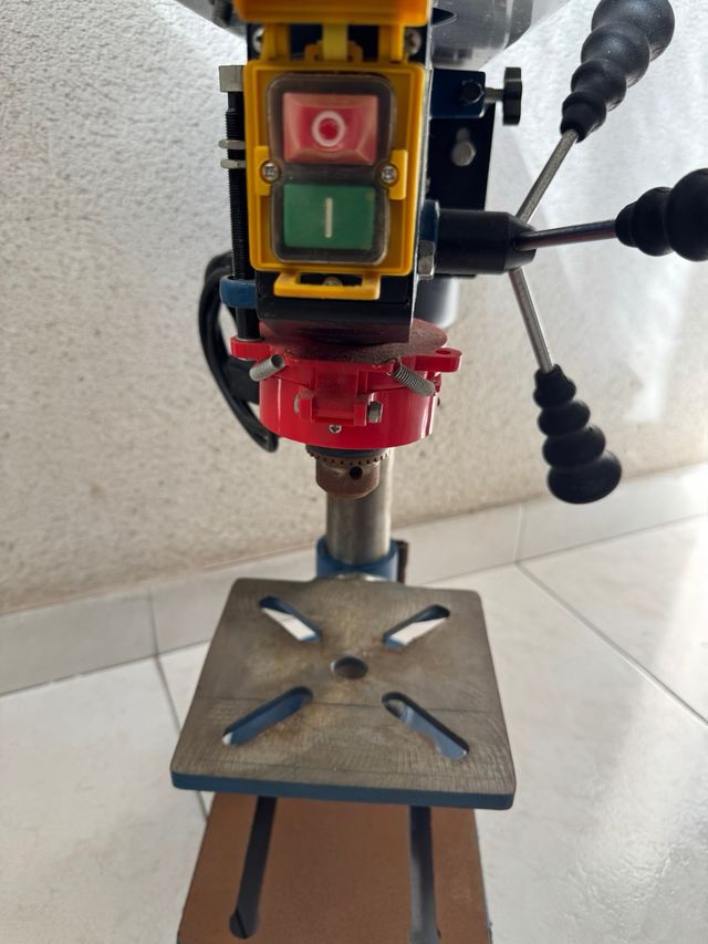 Taladro columna FOX F12-921A - 350W