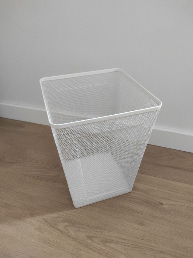 Cesta papelera metálica IKEA blanca DRÖNJÖNS