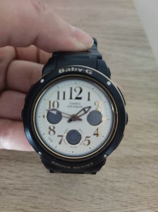 Reloj Casio Baby-G negro y dorado