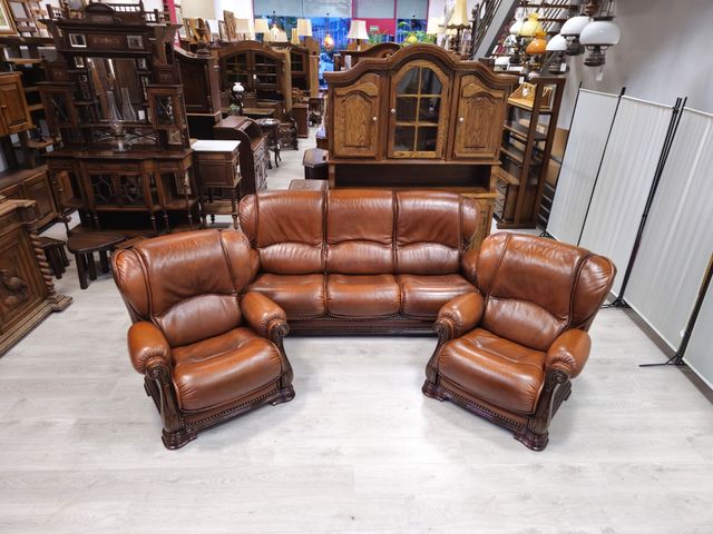 Sofá Piel Clásicos. Marrón Anaranjados .