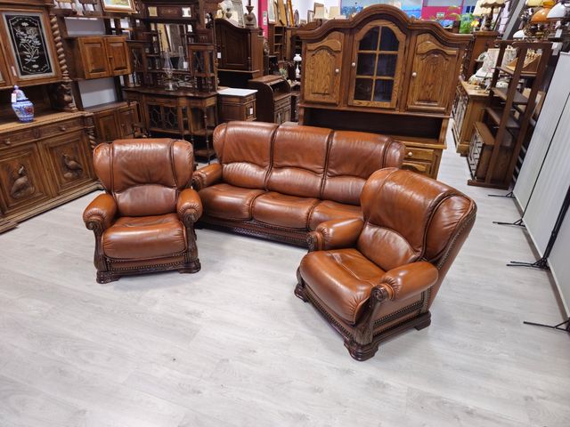 Sofá Piel Clásicos. Marrón Anaranjados .