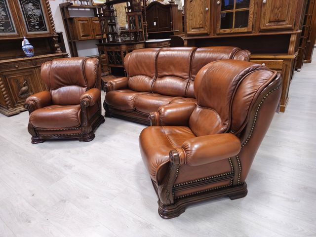 Sofá Piel Clásicos. Marrón Anaranjados .