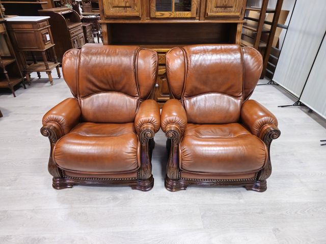 Sofá Piel Clásicos. Marrón Anaranjados .