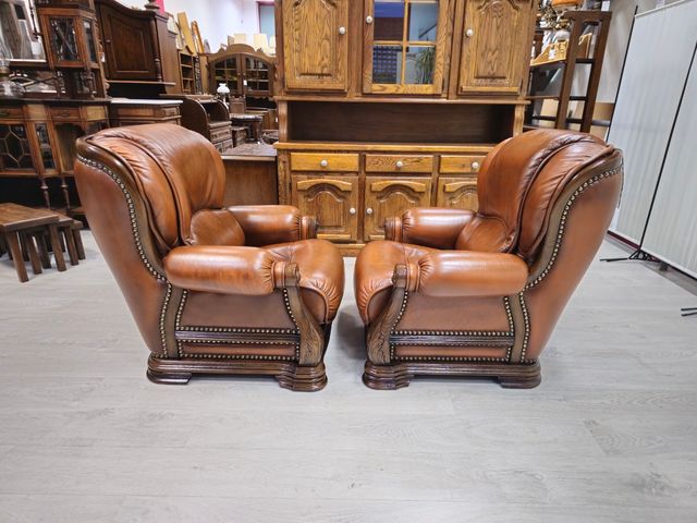 Sofá Piel Clásicos. Marrón Anaranjados .