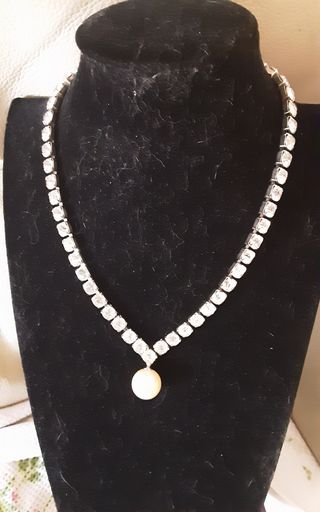 Collana strass perla: elegante e raffinata