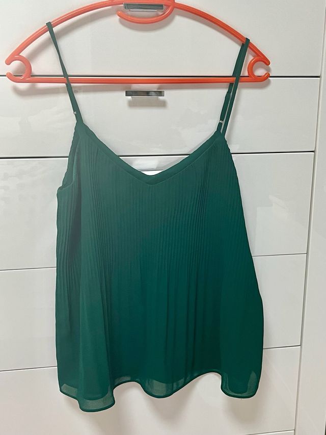 Top plisado verde