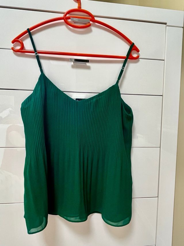 Top plisado verde
