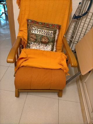 Butaca mecedora madera, naranja