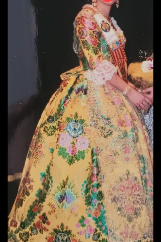 Traje Fallera: multicolor, amarillo