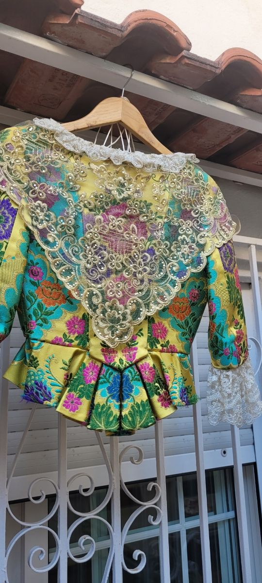 Traje Fallera: multicolor, amarillo