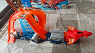 Pista Jet Port Hot Wheels