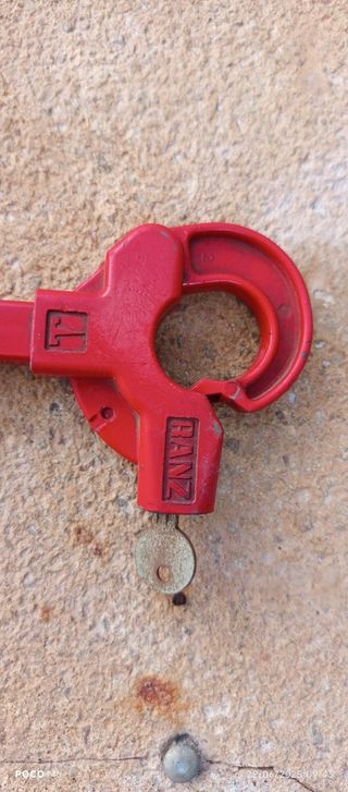 Barra antirrobo volante-pedal.