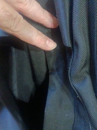 Bolso negro viaje,se puede acoplarse a una maleta