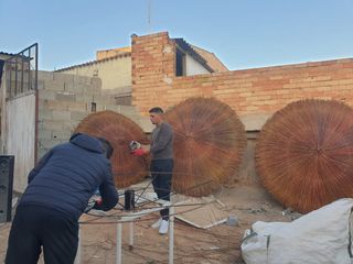 Sombrillas y pergolas de brezo mimbre