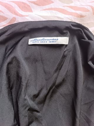 Blusa negra asimétrica