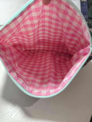Funda tablet acolchada con volante