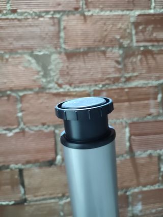 Soporte regulable metálica para mesa