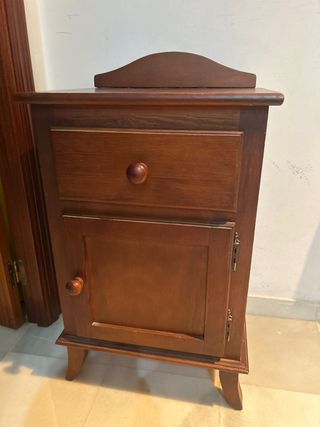Mesita noche madera marrón