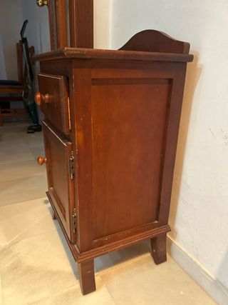 Mesita noche madera marrón