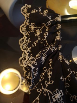 Vestido Zara bordado negro - Talla S