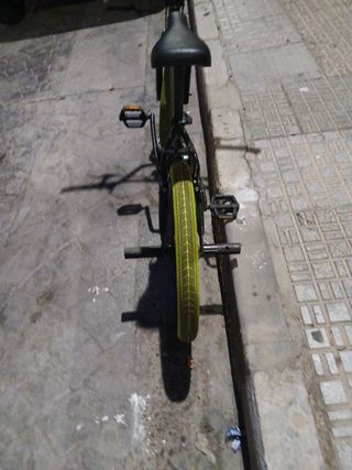 Bicicleta BMX verde