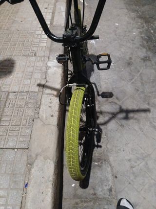 Bicicleta BMX verde