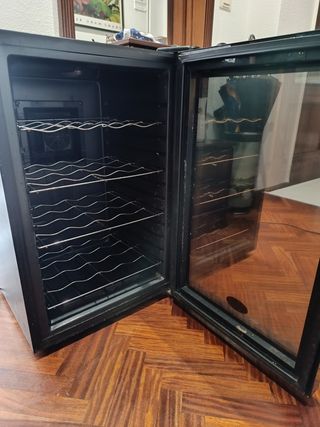 Cava vinos - 16 botellas