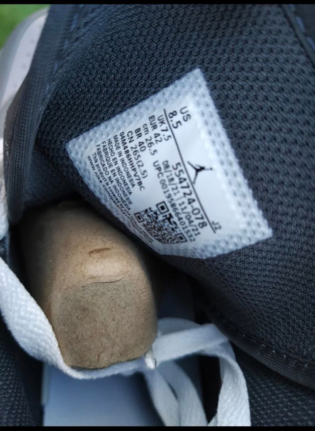 Zapatillas Jordan 1 Mid Gris - 42 EU