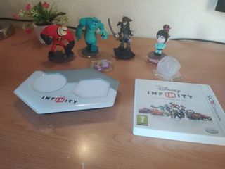 Juego Infinity + amiibos + base de porta