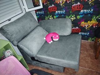Sofá cama individual gris. Como nuevo.