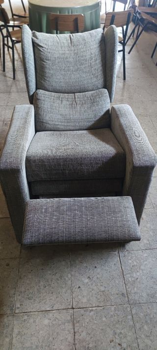 Sillón reclinable gris