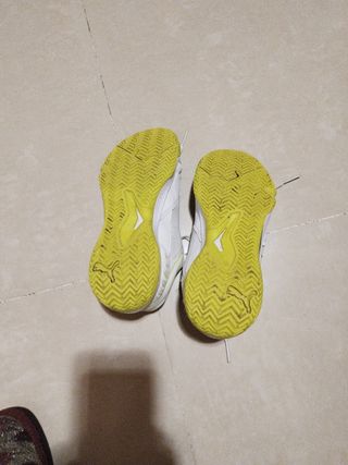 Zapatillas Puma niño blancas amarillas