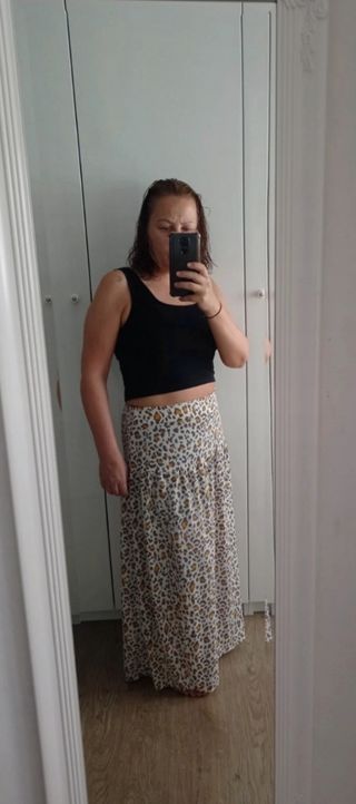 Falda  animal print  y top negro Shein