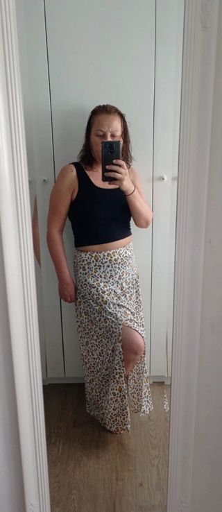 Falda  animal print  y top negro Shein