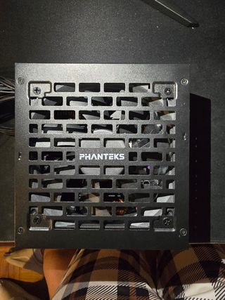 Fuente Phanteks AMP BH 650W - 80+ Bronze