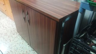Nevera y congelador con mueble bar