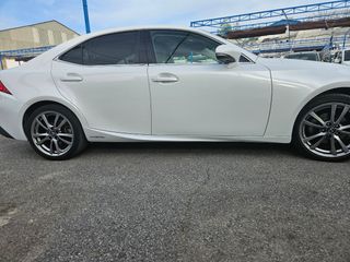 Lexus UX 300e 2014
