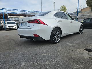 Lexus UX 300e 2014