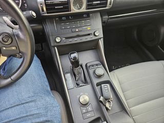 Lexus UX 300e 2014