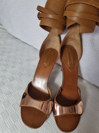 Sandalias Uterqüe piel marrón-cobrizo,