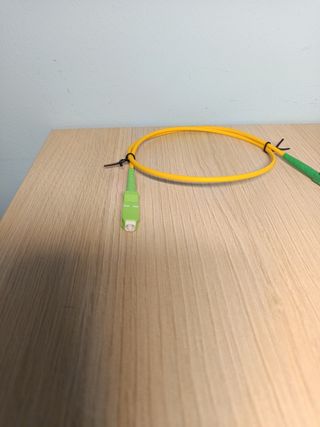 Cable Fibra Óptica 0,5m SC/APC a LC/APC
