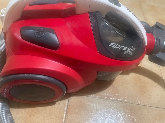 Aspiradora Hoover Sprint Evo roja