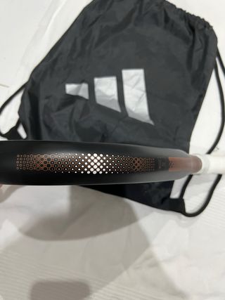 Pala Adidas Metalbone Carbon 2023.