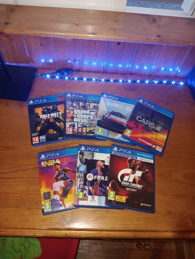 PS4 (PlayStation 4) negra