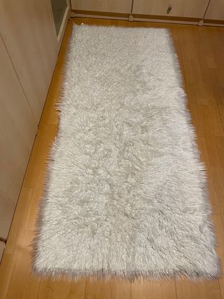 Alfombra blanca de fleece