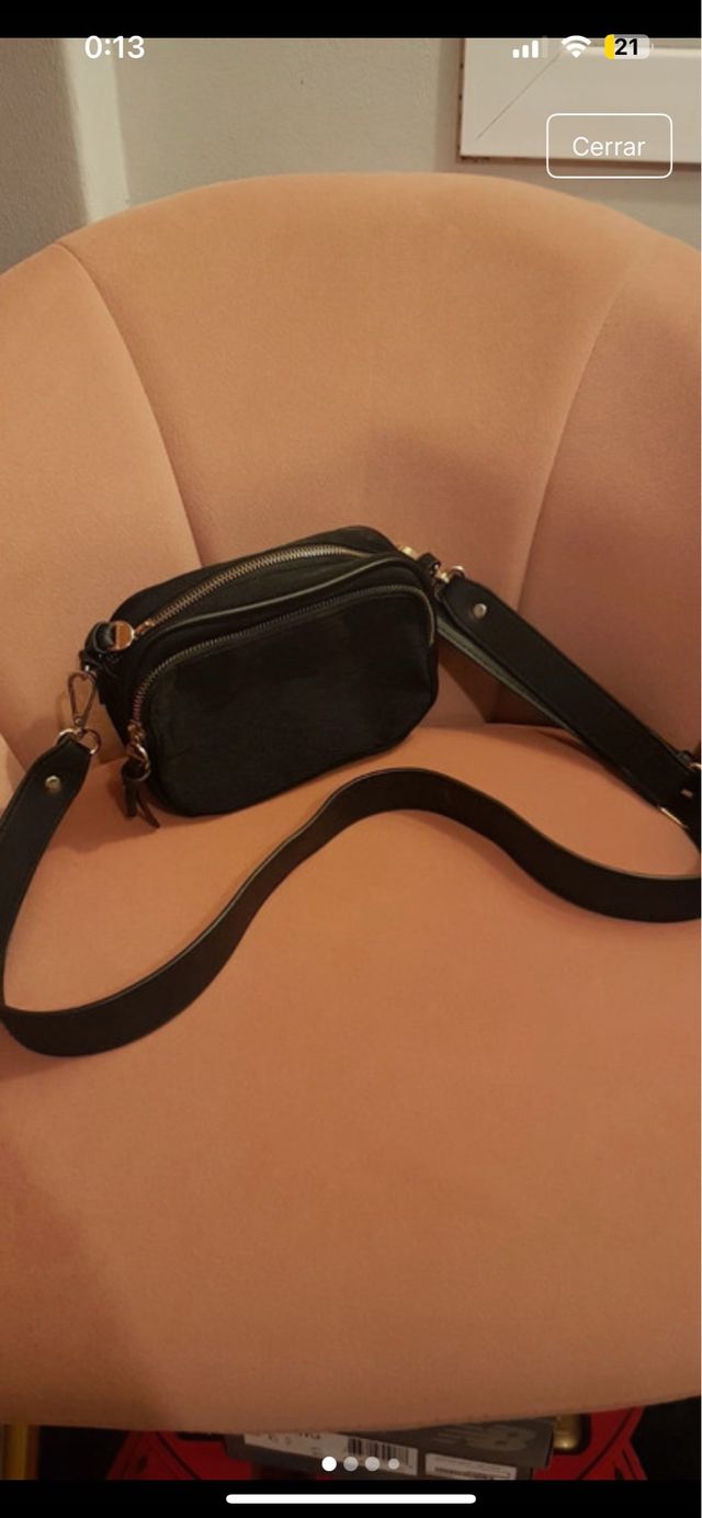 Bolso negro Stradivarius bandolera
